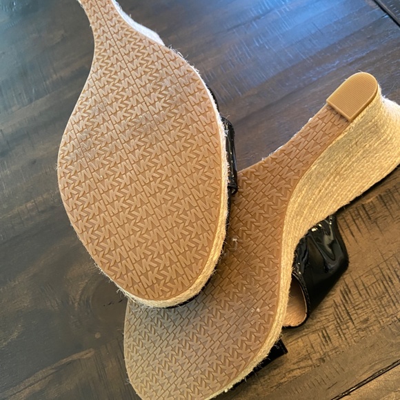 NWOT! Micheal Kors Patent Leather Espadrille Wedge, Size 10 - Picture 4 of 5